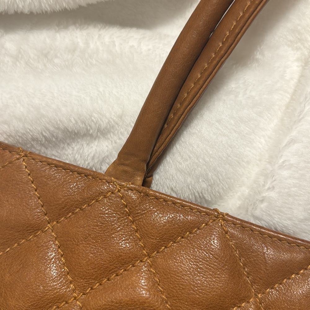 ❤️ SOLD ❤️ 👜 Authentic Chanel Caviar Quilted Medallion Tote (Brown) - Picture 7 of 17